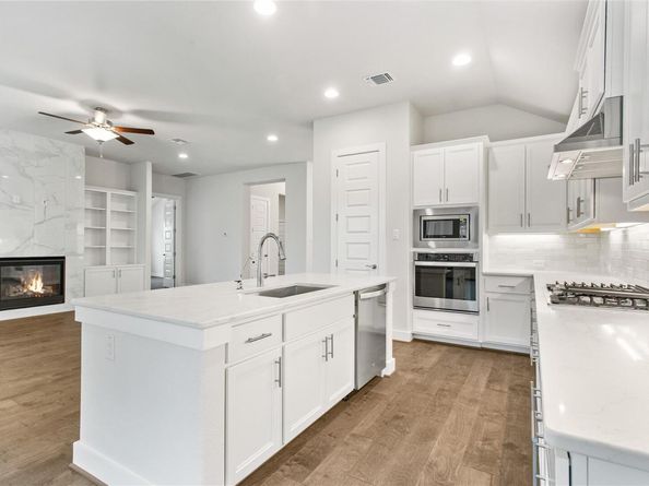 422 Sitlington LN, Austin TX 78738