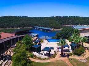 422 Sitlington LN, Austin TX 78738