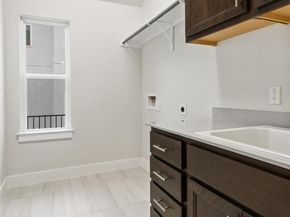 422 Sitlington LN, Austin TX 78738