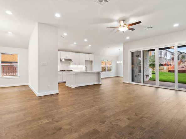 422 Sitlington LN, Austin TX 78738