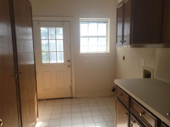 9103 Glenlake DR, Austin TX 78730