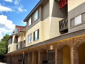 806 W 24th ST 202, Austin TX 78705