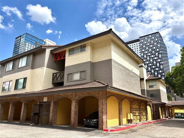 806 W 24th ST 202, Austin TX 78705