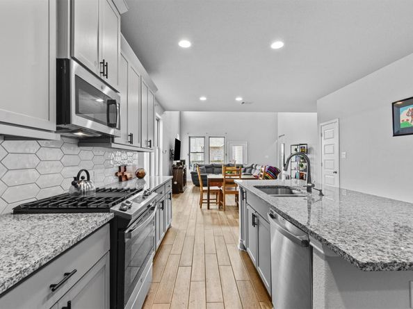 120 Freeman Loop LOOP, Liberty Hill TX 78642