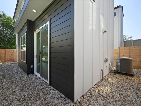 1407 Cedar Ave 2, Austin TX 78702