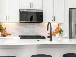 1407 Cedar Ave 2, Austin TX 78702