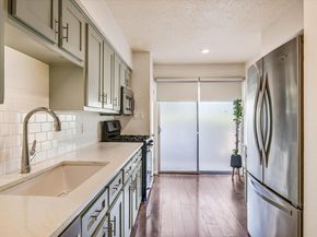 2425 Ashdale DR 32, Austin TX 78757