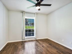 2425 Ashdale DR 32, Austin TX 78757