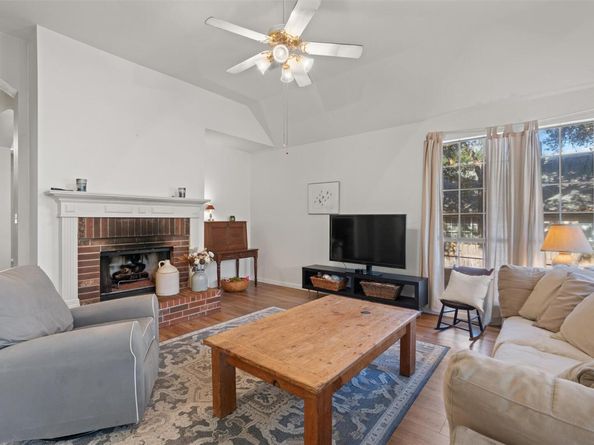 527 Oak Park DR, Round Rock TX 78681