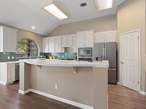 527 Oak Park DR, Round Rock TX 78681