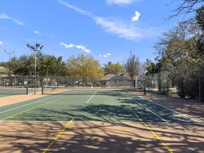 527 Oak Park DR, Round Rock TX 78681