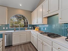 527 Oak Park DR, Round Rock TX 78681