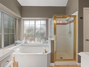 527 Oak Park DR, Round Rock TX 78681