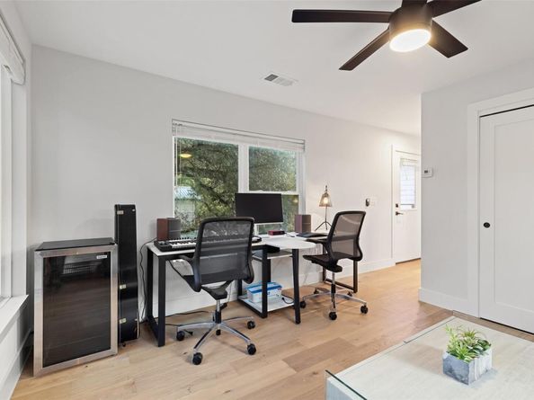 909 Philco DR 2, Austin TX 78745