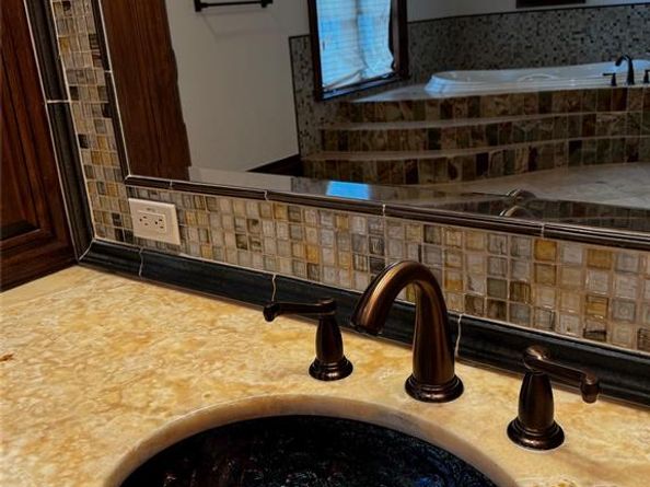 226 Canyon Turn TRL, Austin TX 78734