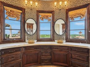 226 Canyon Turn TRL, Austin TX 78734