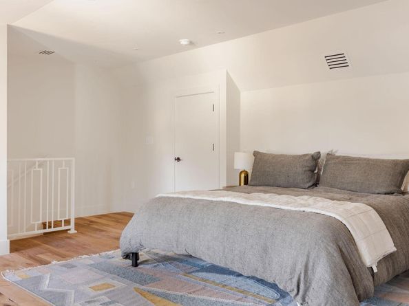 1802 Overhills DR A, Austin TX 78721