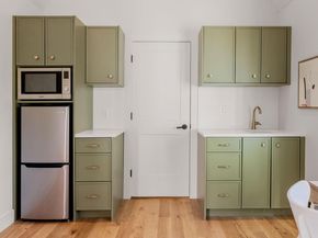 1802 Overhills DR A, Austin TX 78721