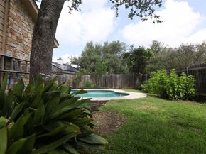 10901 Country Knoll KNLS, Austin TX 78750