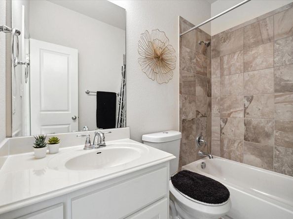 2216 Lookout Knoll DR, Leander TX 78641