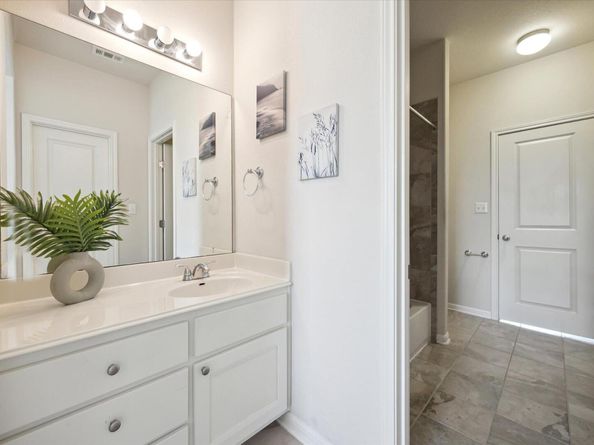 2216 Lookout Knoll DR, Leander TX 78641