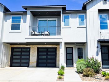 12001 Vista Parke DR