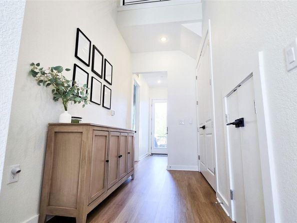 12001 Vista Parke DR 102, Austin TX 78726