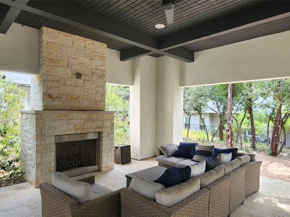 12001 Vista Parke DR 102, Austin TX 78726
