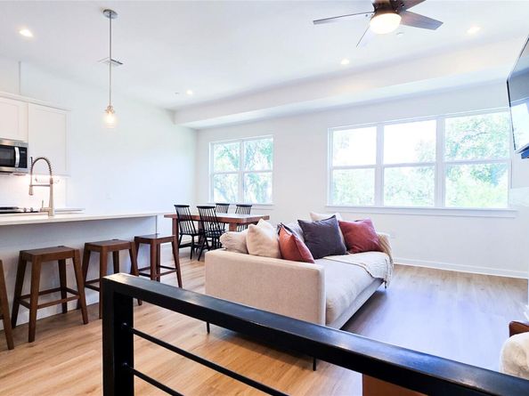 12001 Vista Parke DR 102, Austin TX 78726