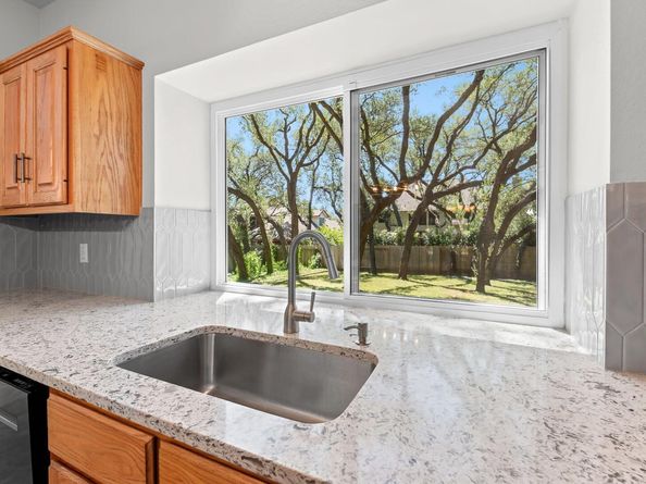 1427 Dapplegrey LN, Austin TX 78727