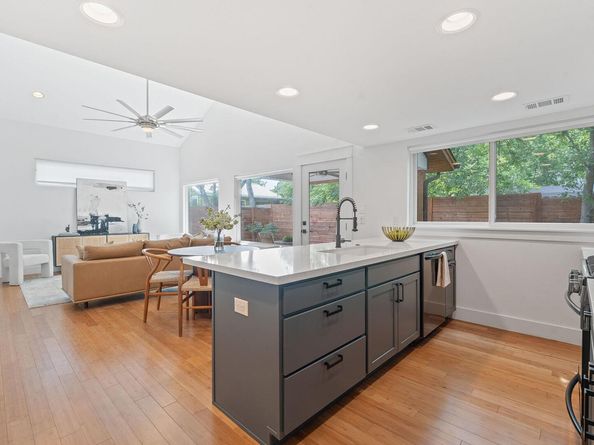 402 W 55th ST 2, Austin TX 78751