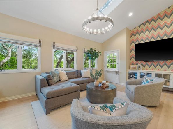 806 Rock Creek DR, West Lake Hills TX 78746