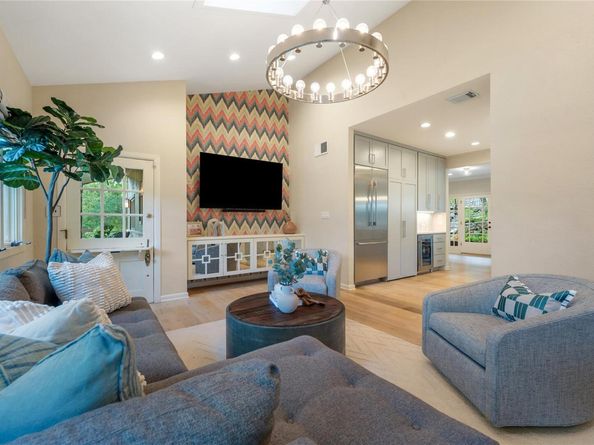 806 Rock Creek DR, West Lake Hills TX 78746