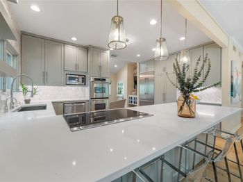 806 Rock Creek DR
