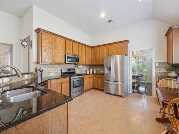 1812 Paseo Verde DR, Leander TX 78641