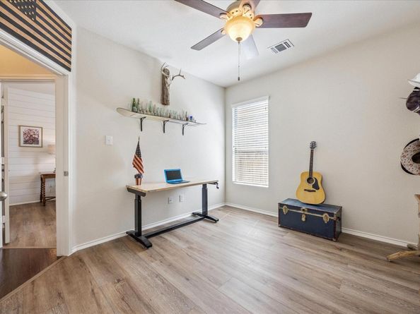 1812 Paseo Verde DR, Leander TX 78641