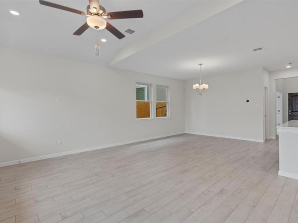 261 Ironshoe TRL, Liberty Hill TX 78642