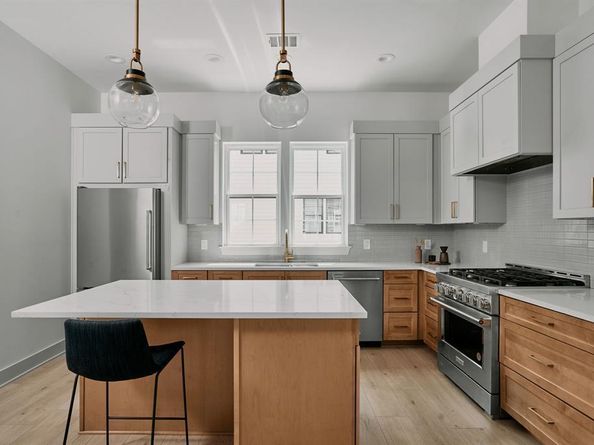 2209 Woodland Ave 203, Austin TX 78741