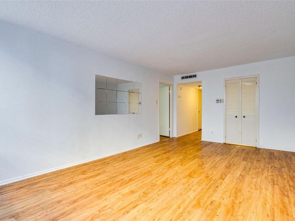 1800 Lavaca ST A214, Austin TX 78701