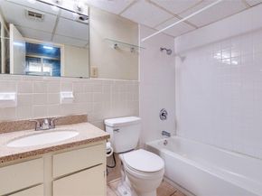 1800 Lavaca ST A214, Austin TX 78701