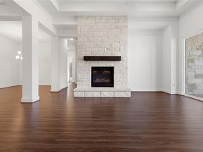 819 Great Lawn BND, Liberty Hill TX 78642