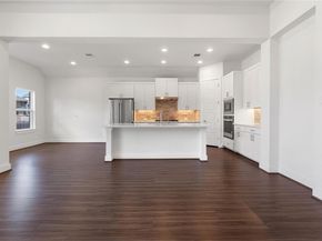 819 Great Lawn BND, Liberty Hill TX 78642