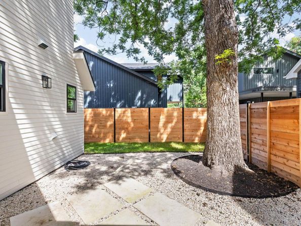 2917 Lyons RD 1, Austin TX 78702