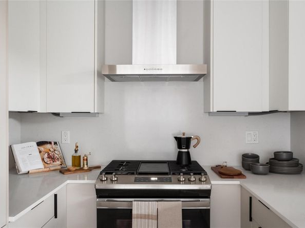 1908 Albury CV B, Austin TX 78758