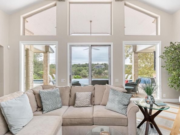 805 Brooks Hollow RD, Lakeway TX 78734