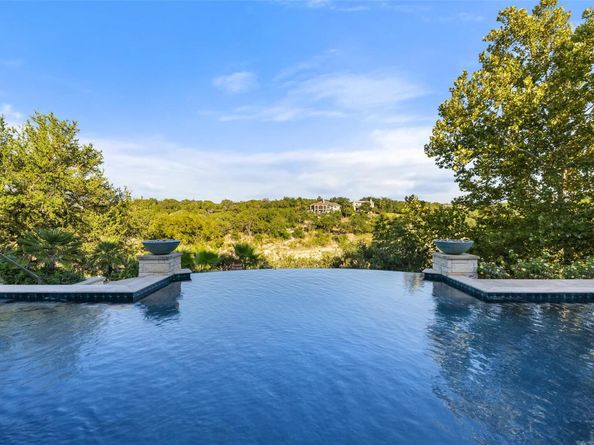 805 Brooks Hollow RD, Lakeway TX 78734