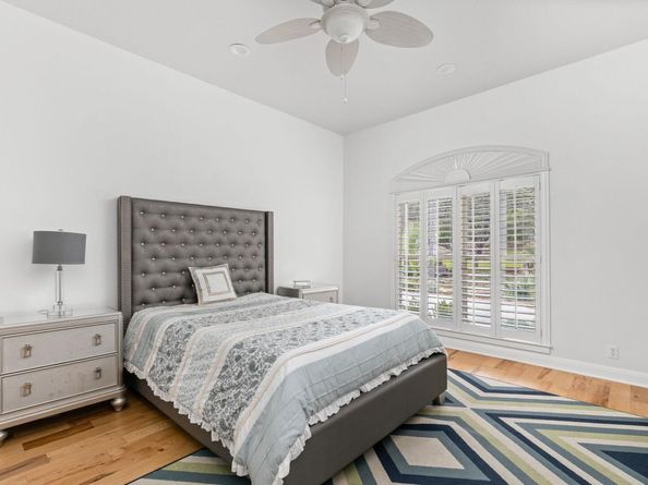 805 Brooks Hollow RD, Lakeway TX 78734