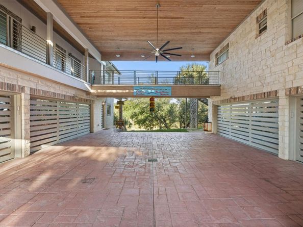 805 Brooks Hollow RD, Lakeway TX 78734