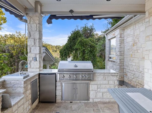 805 Brooks Hollow RD, Lakeway TX 78734