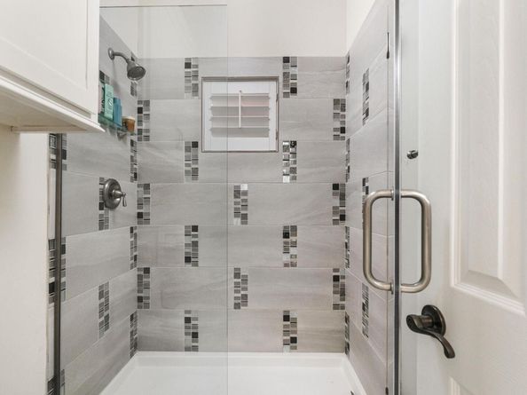 805 Brooks Hollow RD, Lakeway TX 78734